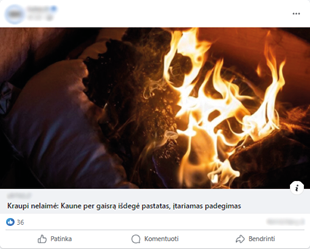 [Paveiksle pateikiamas tikros naujienos stimulo pavyzdys „Facebook“ įrašo formatu. Pavaizduotos dvi tos pačios naujienos versijos su identiška iliustracija ir mažesniu patiktukų skaičiumi, tačiau skirtingomis antraštėmis: neutralia („Kaune per gaisrą išdegė pastatas, įtariamas padegimas“) ir sensacinga („Kraupi nelaimė: Kaune per gaisrą išdegė pastatas, įtariamas padegimas“). Šis pavyzdys iliustruoja manipuliaciją antraščių sensacingumu tyrime.]
